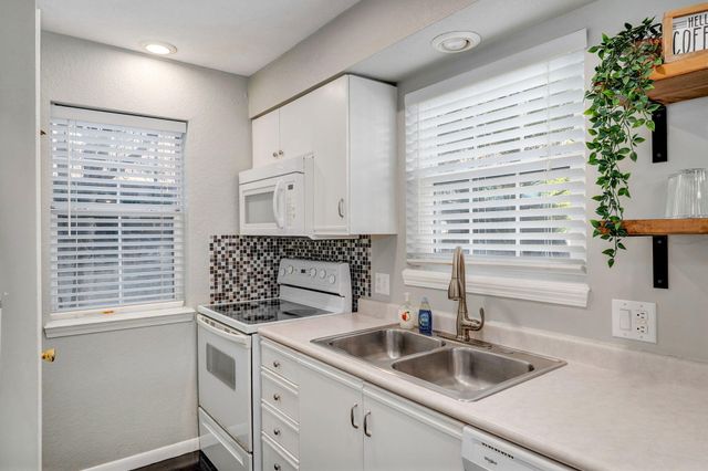 595 Timbercreek Road J-101, Branson, MO 65616