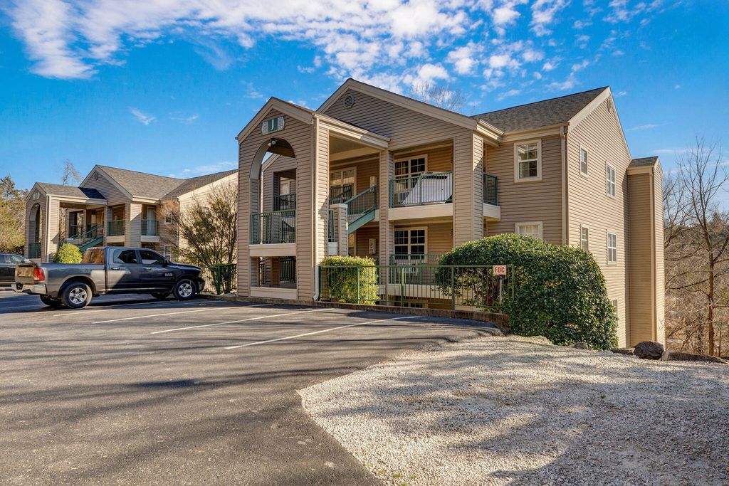 595 Timbercreek Road J-101, Branson, MO 65616