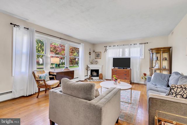 16 GLENOLDEN RD, Yardley, PA 19067