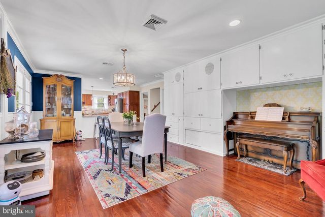 16 GLENOLDEN RD, Yardley, PA 19067