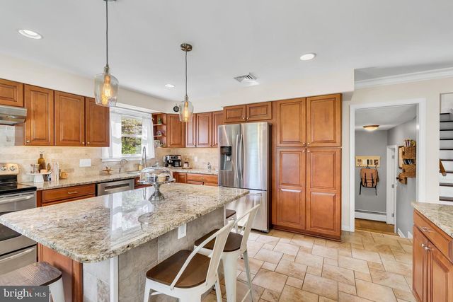 16 GLENOLDEN RD, Yardley, PA 19067