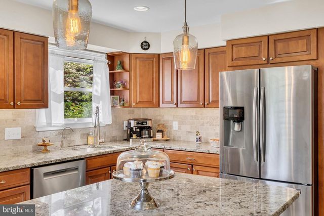 16 GLENOLDEN RD, Yardley, PA 19067