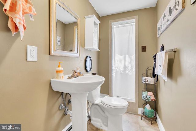16 GLENOLDEN RD, Yardley, PA 19067