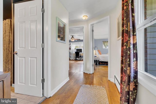 16 GLENOLDEN RD, Yardley, PA 19067