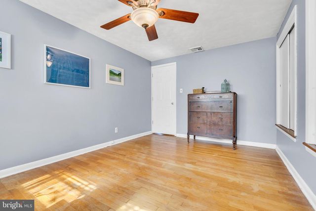 16 GLENOLDEN RD, Yardley, PA 19067
