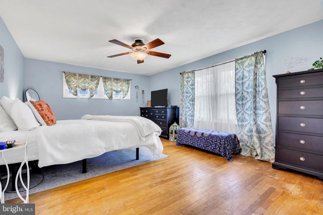 16 GLENOLDEN RD, Yardley, PA 19067