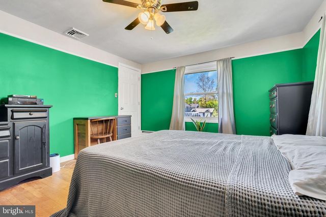 16 GLENOLDEN RD, Yardley, PA 19067