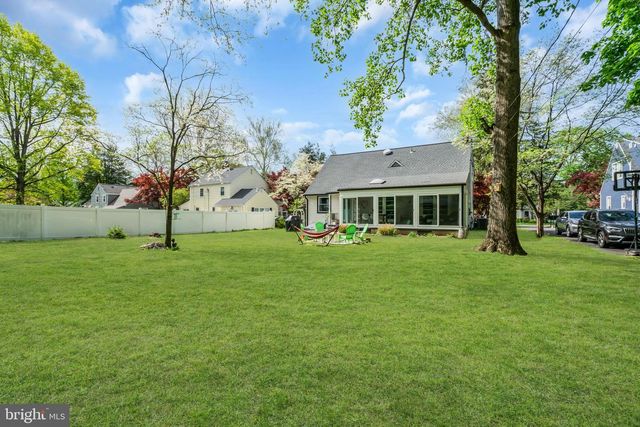16 GLENOLDEN RD, Yardley, PA 19067
