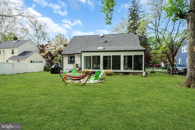 16 GLENOLDEN RD, Yardley, PA 19067
