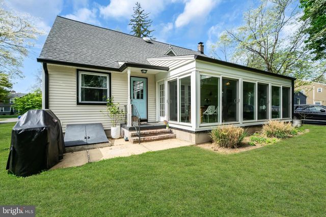 16 GLENOLDEN RD, Yardley, PA 19067