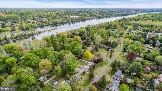 16 GLENOLDEN RD, Yardley, PA 19067