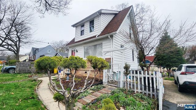 55 Circle Drive, Teaneck, NJ 07666