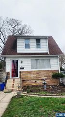 55 Circle Drive, Teaneck, NJ 07666
