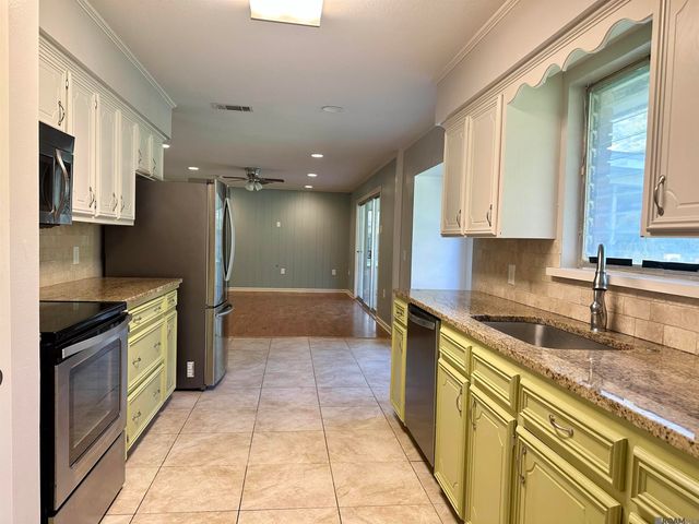 640 Woodhaven St, Baton Rouge, LA 70815