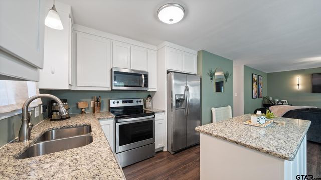 124 W Patterson Street, Grand Saline, TX 75140