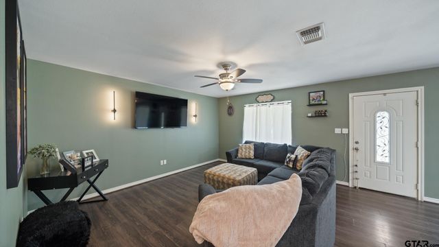 124 W Patterson Street, Grand Saline, TX 75140