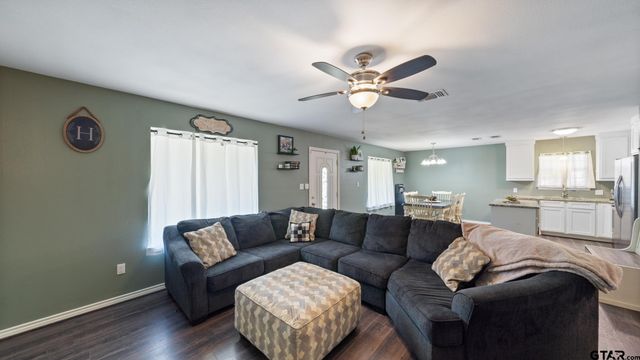 124 W Patterson Street, Grand Saline, TX 75140