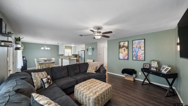 124 W Patterson Street, Grand Saline, TX 75140