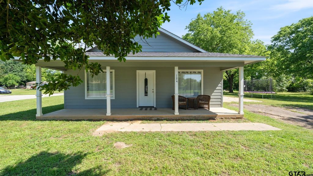 124 W Patterson Street, Grand Saline, TX 75140