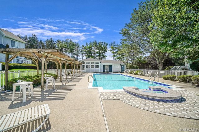 3522 Gibbs Road, Coram, NY 11727