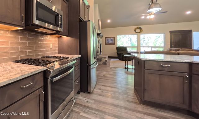 21642 N MASSIF RD, Rathdrum, ID 83858