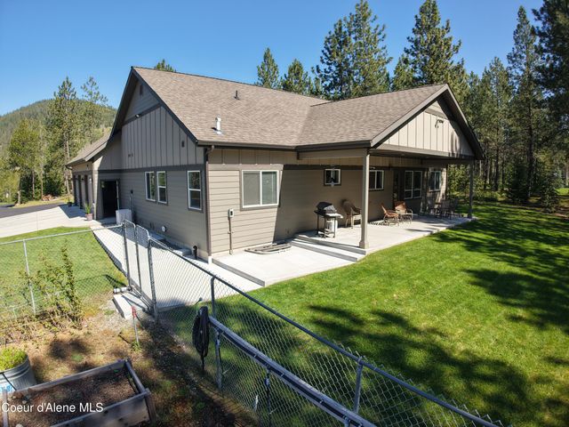 21642 N MASSIF RD, Rathdrum, ID 83858