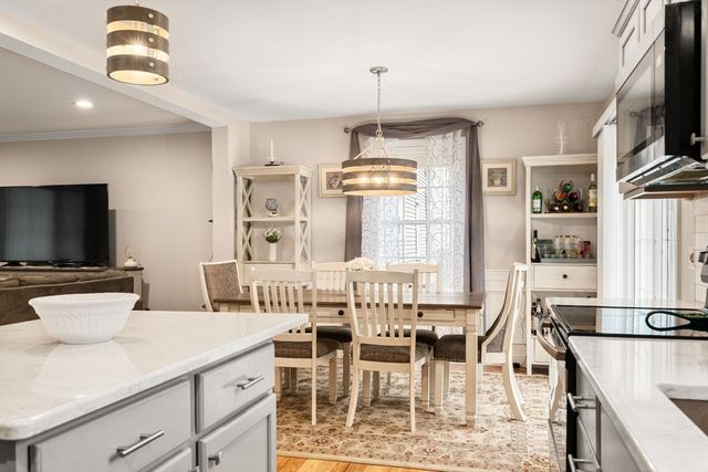 152 Ambrose St, Springfield, MA 01109