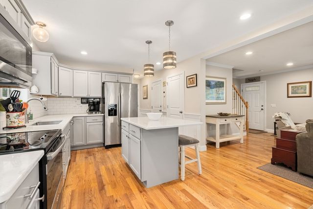 152 Ambrose St, Springfield, MA 01109