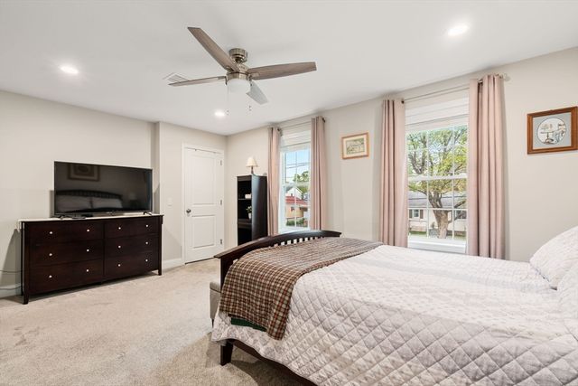 152 Ambrose St, Springfield, MA 01109