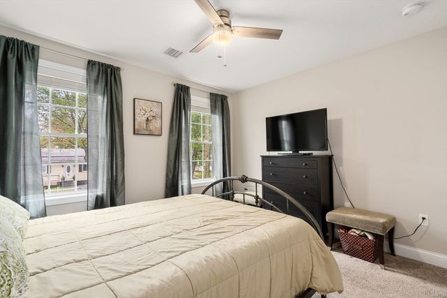 152 Ambrose St, Springfield, MA 01109