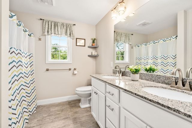 152 Ambrose St, Springfield, MA 01109