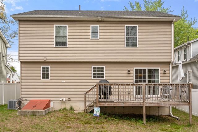 152 Ambrose St, Springfield, MA 01109