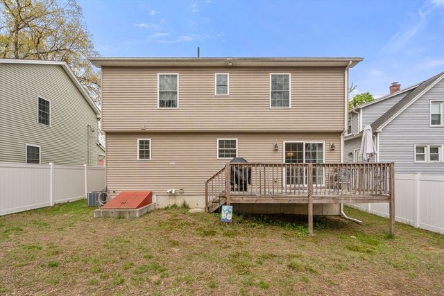 152 Ambrose St, Springfield, MA 01109
