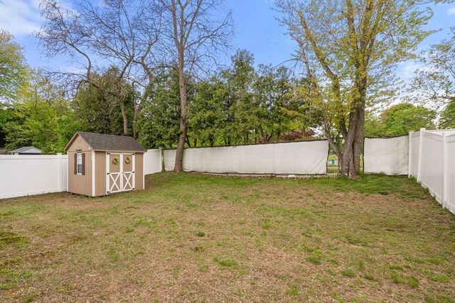 152 Ambrose St, Springfield, MA 01109