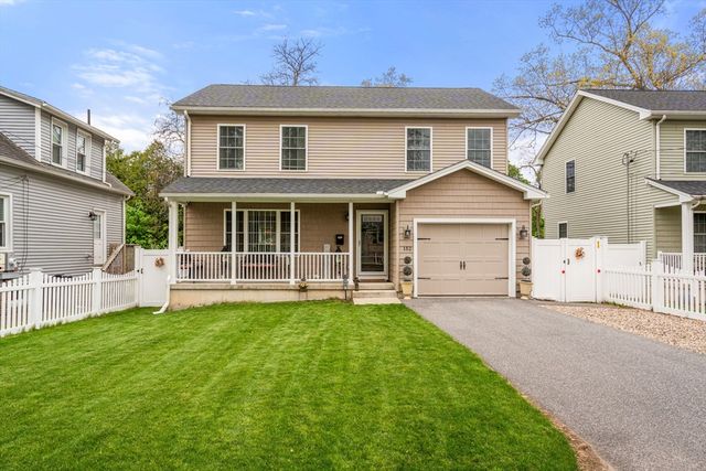 152 Ambrose St, Springfield, MA 01109