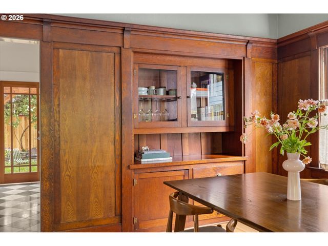 1842 Se 42ND Ave, Portland, OR 97215