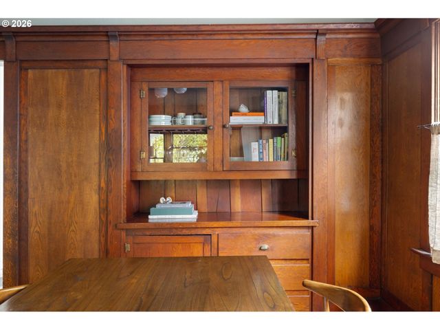 1842 Se 42ND Ave, Portland, OR 97215