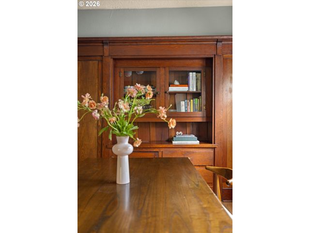 1842 Se 42ND Ave, Portland, OR 97215