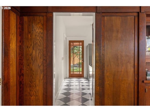 1842 Se 42ND Ave, Portland, OR 97215