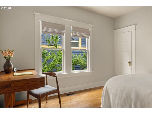 1842 Se 42ND Ave, Portland, OR 97215