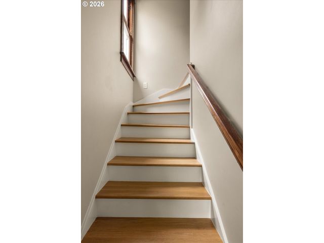 1842 Se 42ND Ave, Portland, OR 97215