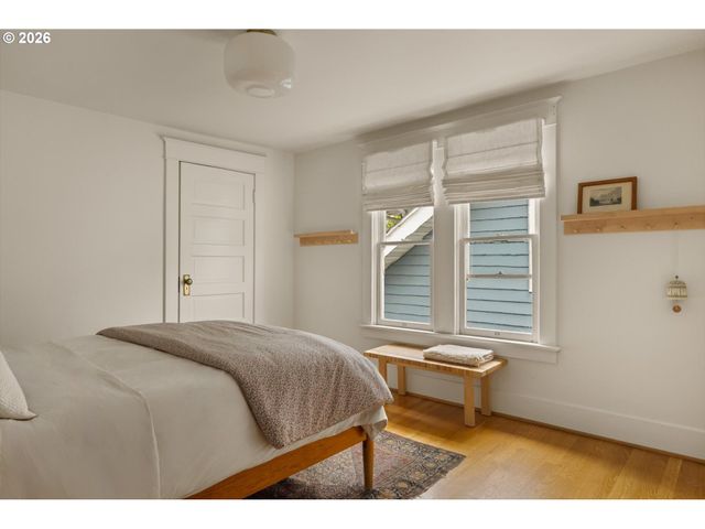 1842 Se 42ND Ave, Portland, OR 97215