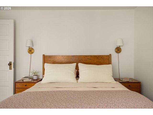 1842 Se 42ND Ave, Portland, OR 97215