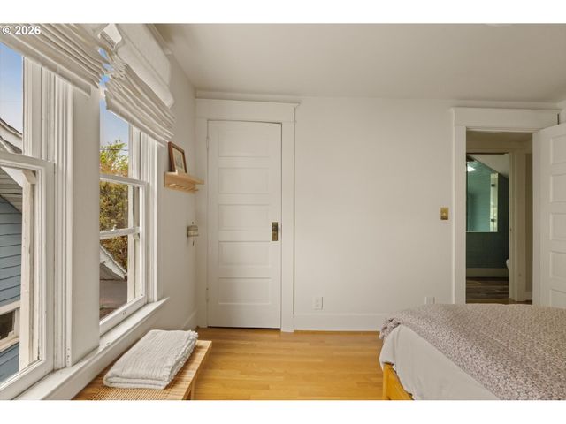 1842 Se 42ND Ave, Portland, OR 97215