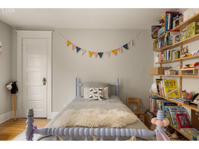 1842 Se 42ND Ave, Portland, OR 97215