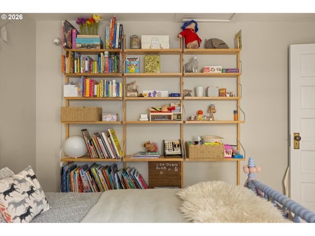 1842 Se 42ND Ave, Portland, OR 97215