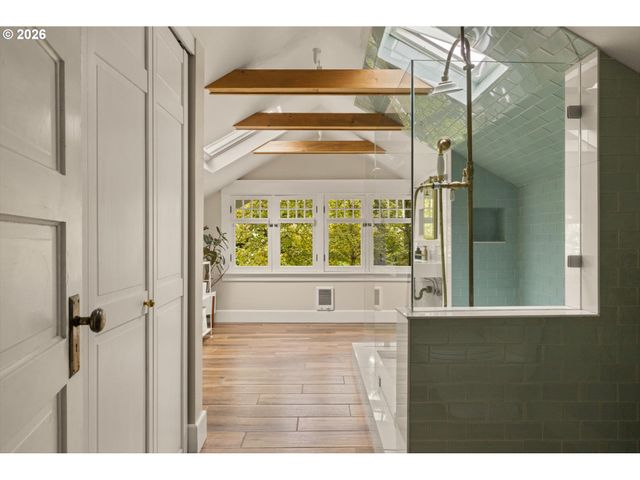 1842 Se 42ND Ave, Portland, OR 97215