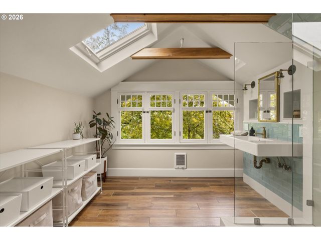 1842 Se 42ND Ave, Portland, OR 97215