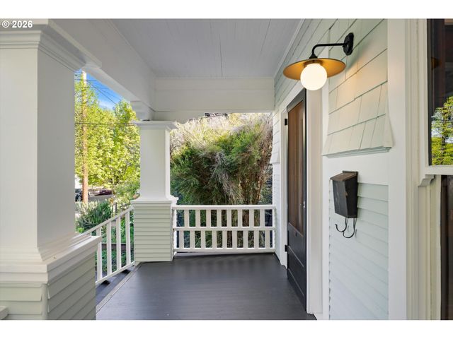 1842 Se 42ND Ave, Portland, OR 97215