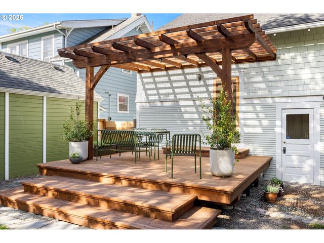 1842 Se 42ND Ave, Portland, OR 97215